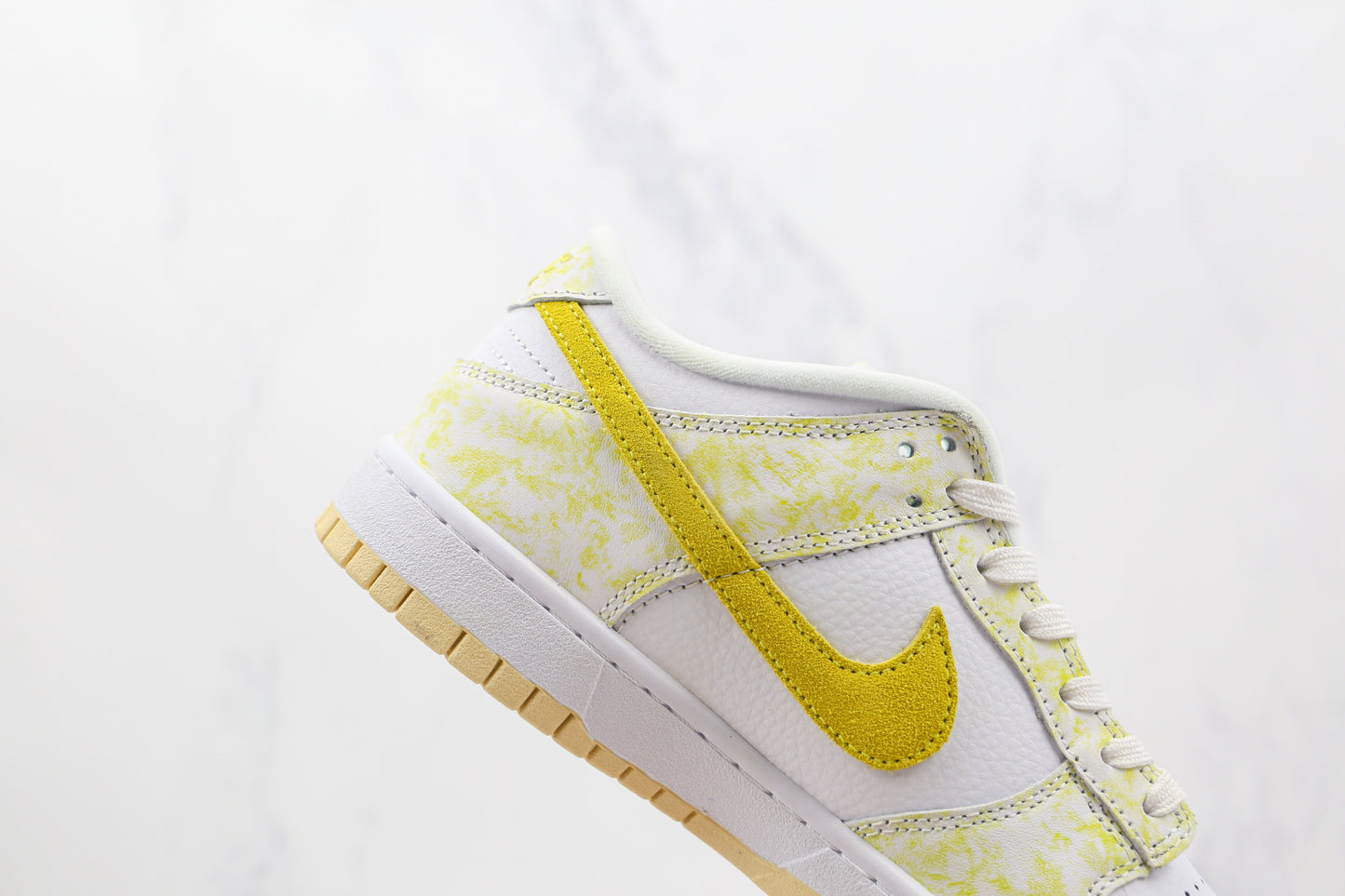 Dunk Low “Yellow Strike”