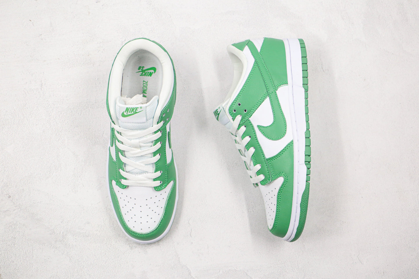 Dunk Low “Green Tender Powder”