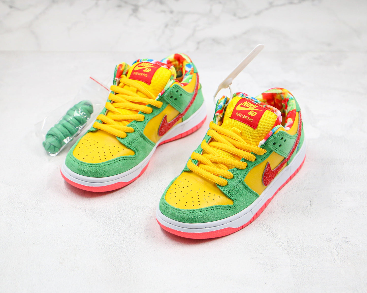 Dunk Low SB “Sourpatch”