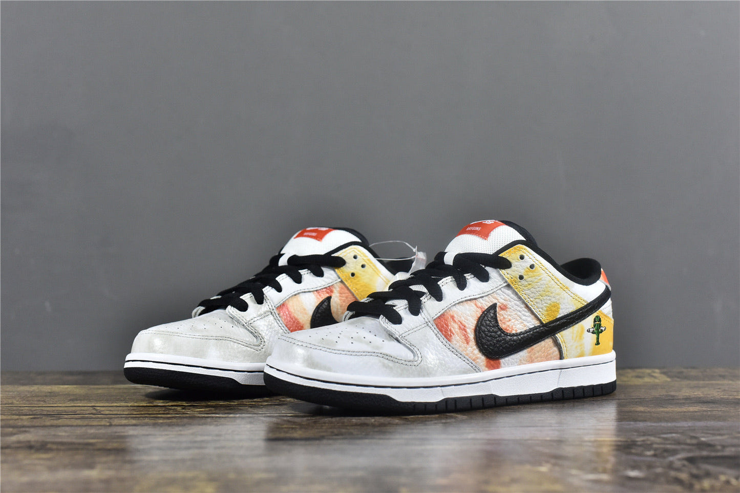 Dunk Low Raygun ‘white’