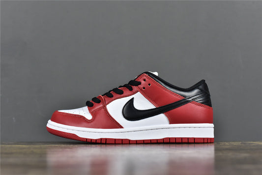 Dunk Low  ‘Chicago’
