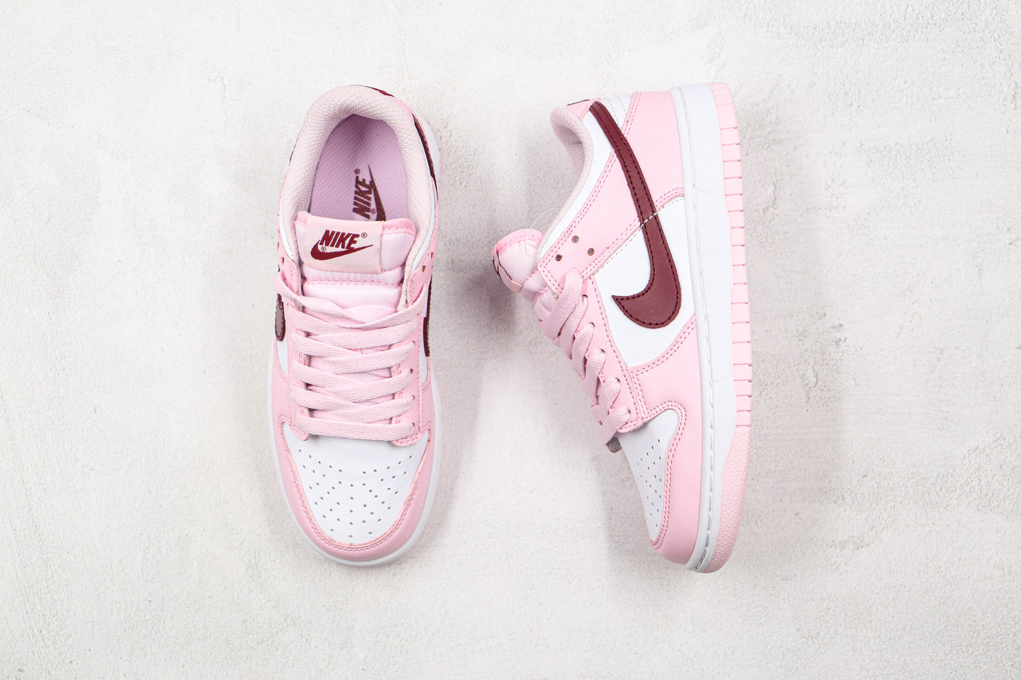 Dunk Low “White / Pink / Red”