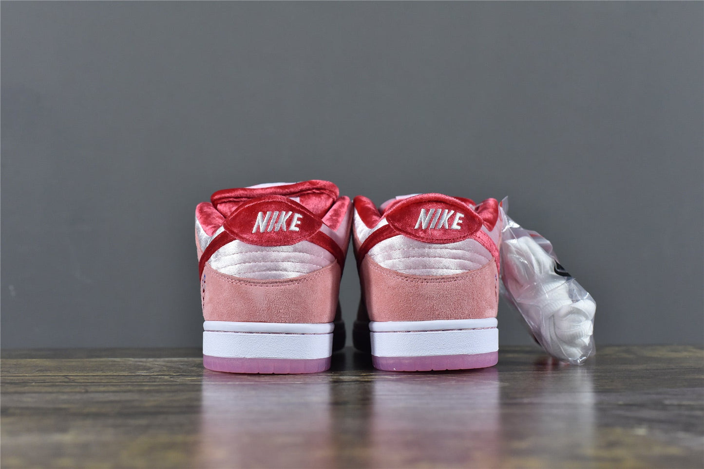 StrangerLove Dunk Low SB 'Valentine's Day'