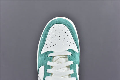 Dunk Low SB 'Kasina Neptune’