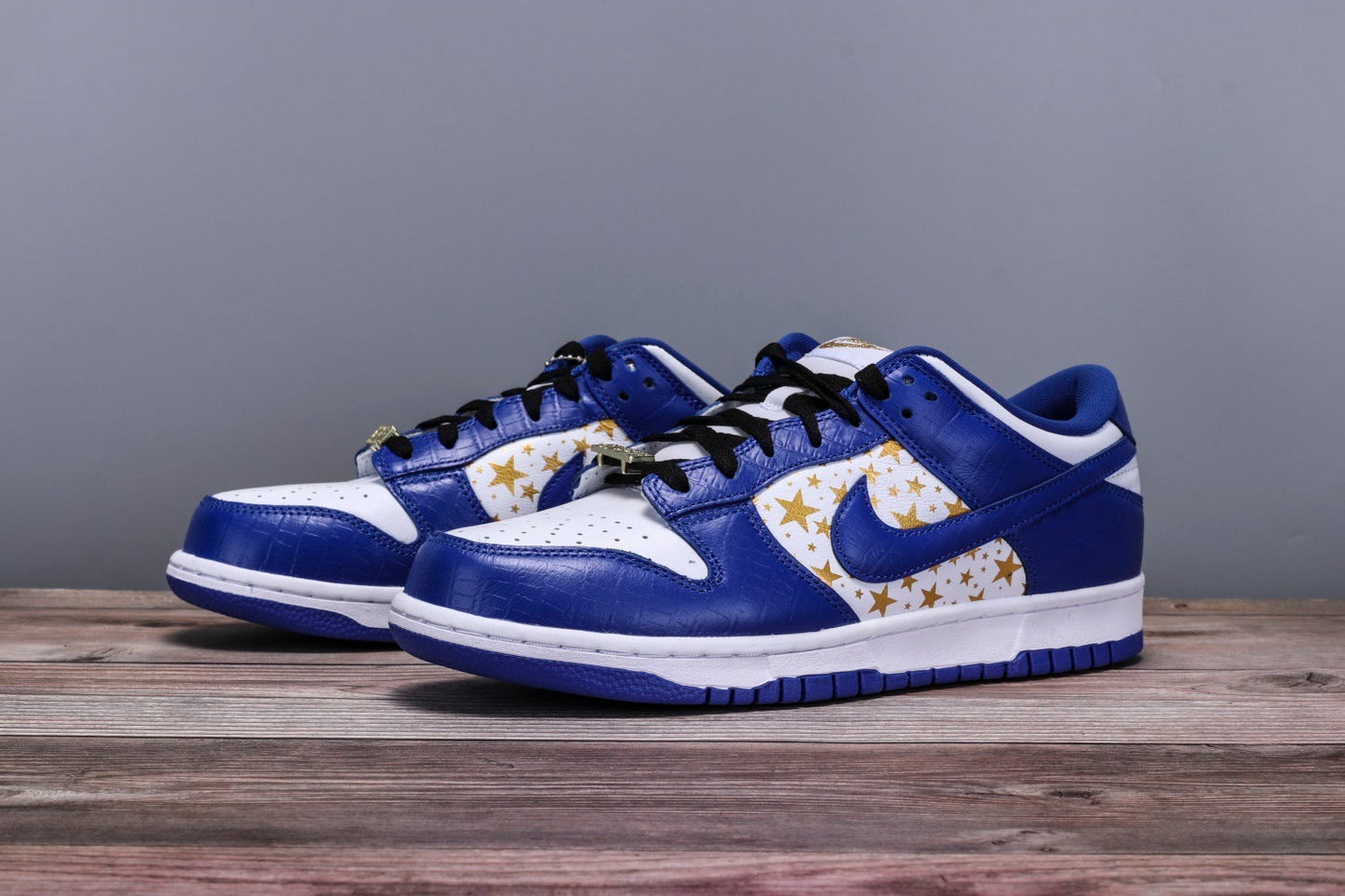 SUP x Dunk Low SB 'Hyper Royal’