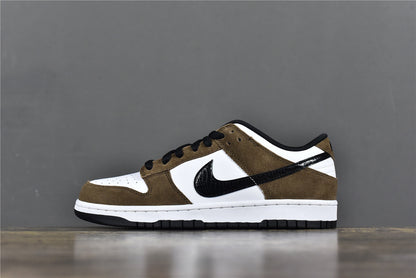 Dunk Low Trail End ‘Brown’