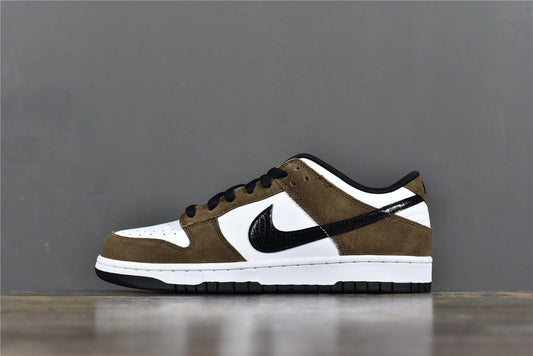 Dunk Low Trail End ‘Brown’