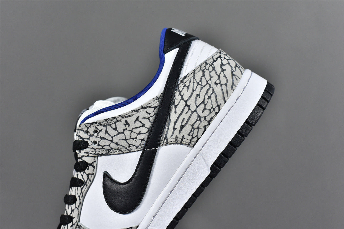 SUP SB Dunk Low - White Cement