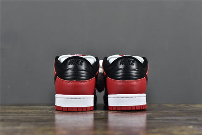 Dunk Low  ‘Chicago’
