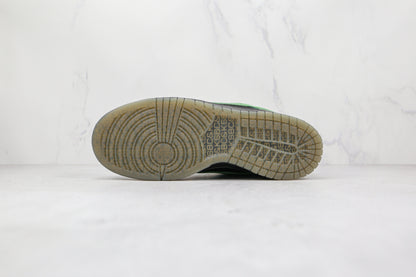 Dunk Low SB “Meter”