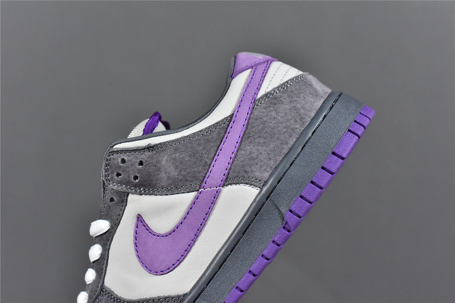 SB Dunk Low - Purple Pigeon