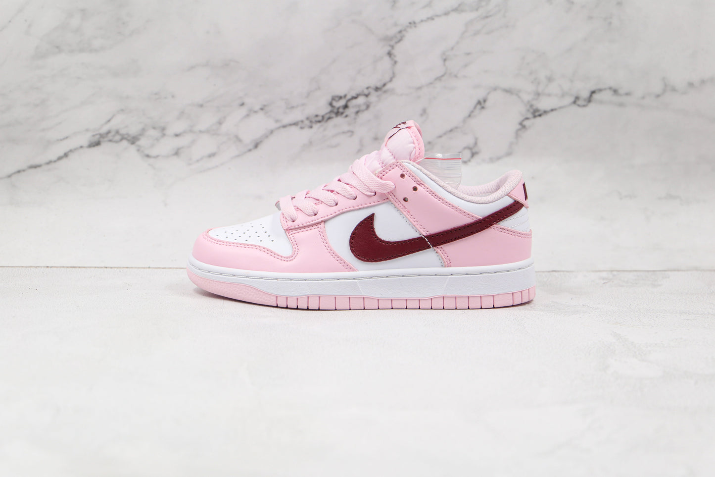 Dunk Low “White / Pink / Red”