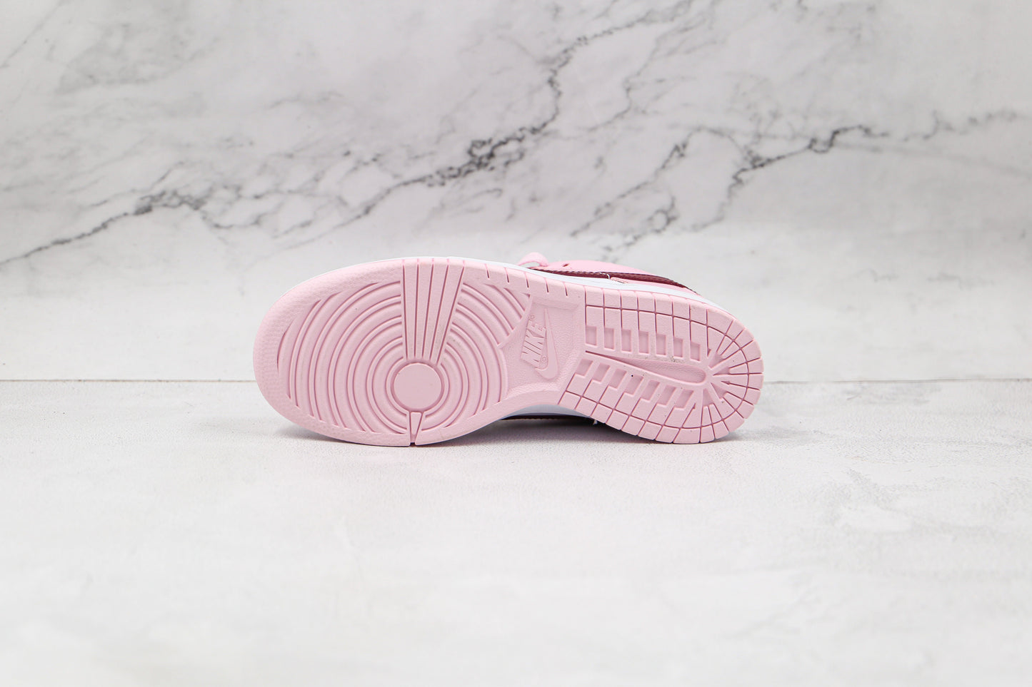 Dunk Low “White / Pink / Red”